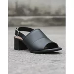 Sandália de Salto em Couro Preto