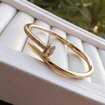 Bracelete prego strass