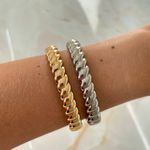 Bracelete torcido
