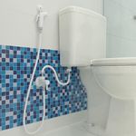 KIT DUCHA POP BRANCO E CRIVO BRANCO/REGISTRO ABS CROMADO - BLUKIT