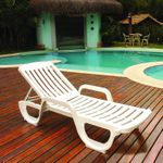 ESPREGUIÇADEIRA PITANGUI BRANCA PVC 