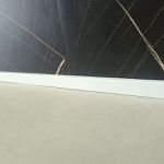 RODAPÉ LISO SLIM POLIESTIRENO KIT COM 2 PEÇAS