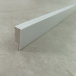 RODAPÉ LISO SLIM POLIESTIRENO KIT COM 2 PEÇAS