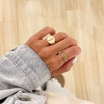 Anel Ajustável Letra- banho ouro 18k (LEIA A DESCRIÇÃO)