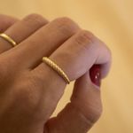 Anel Torcido Ajustável- banho ouro 18k
