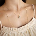 Colar Medalha P + coração- banho ouro 18k