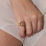 Anel Dedinho Ajustável Letra- banho ouro 18k 