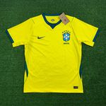 (PRIMEIRA VERSÃO) Camisa Seleção Brasil I 2026 - Masculina Nike Torcedor - Amarelo