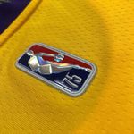 Los Angeles Lakers SILK - JAMES 6 - Especial 75 Anos - Amarela