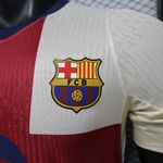 Camisa Barcelona 26/27 - Bege/Vermelho - Jogador Masculina