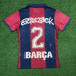 Camisa Barcelona Travis Scott Skeleton - Retrô Versão Jogador – 2000/2001 – Azul Grená