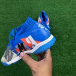 Chuteira Society Puma Future 8 Pro Cage Forever (TF) – Azul/Branco 