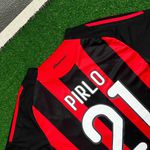 Camisa Retrô Ac Milan Home I Pirlo #21 08/09 - Vermelha E Preta