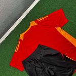 Conjunto Camisa e Short BAYERN de Munique 2024/25 Masculino - Laranja/Preto