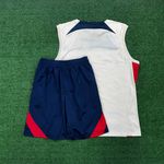 (MANCHADO) Conjunto Regata e Short Psg 23/24 - Masculino Bege/azul (ESCUDO OFF WHITE)