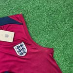 Conjunto Treino Inglaterra Regata + Short 2024 - Vermelho Vinho/ Azul