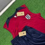 Conjunto Treino Inglaterra Regata + Short 2024 - Vermelho Vinho/ Azul