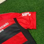(PATCH CAMPEÃO 2022) Camisa Flamengo Home 23/24 - Patrocínio + Patchs - Torcedor Masculino