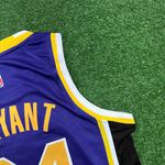 NBA Los Angeles Lakers Gola Redonda Nº 24 Bryant Silk (roxo Com N° Amarelo) Preto Na Lateral