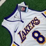 NBA Los Angeles Lakers Decote em V #8 Bryant Silk Jogador (Branca Com N° Roxo)