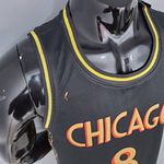 NBA CHICAGO BULLS JOGADOR - 8 LAVINE - PRETO