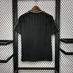 Camisa Santos Charlie Brown Jr 24/25 - Torcedor Masculina - Preta/Dourada