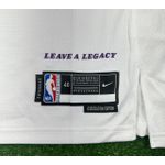 NBA Los Angeles 2022/23 Lakers LeBron James #6 Silk - Branca - Swingman Jersey (detalhe na etiqueta)
