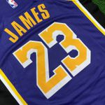NBA Los Angeles Lakers Gola Redonda Nº23 James - Silk (roxo Com N° Amarelo) Preto Na Lateral