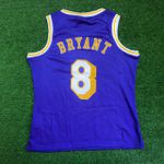 NBA Los Angeles Lakers Kobe Bryant #8 Mitchell & Ness 96-97 Hardwood Classics Authentic Jersey Silk - Roxo