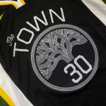 NBA Swingman Steph Curry Golden State Warriors Statement The Town #30 - Silk - Preta detalhes amarelo