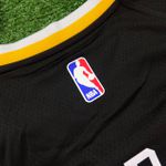 NBA Swingman Steph Curry Golden State Warriors Statement The Town #30 - Silk - Preta detalhes amarelo