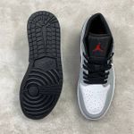 Tênis Air Jordan 1 Low - Cinza, Preto