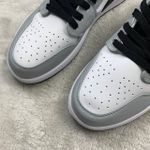 Tênis Air Jordan 1 Low - Cinza, Preto