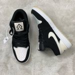 Tênis NK Air Jordan 1 - Preto/Branco Brilhoso
