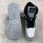 Tênis Air Jordan 1 Mid - Smoke Grey - Cinza/Branco/Preto