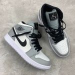 Tênis Air Jordan 1 Mid - Smoke Grey - Cinza/Branco/Preto