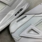 Tênis Air Jordan 4 - Branco