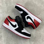 Tênis Air Jordan 1 Low - Black Toe - Preto, Vermelho, Branco