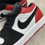 Tênis Air Jordan 1 Low - Black Toe - Preto, Vermelho, Branco