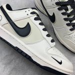 Tênis NK Dunk Low - Branco/Símbolo Preto/Raios