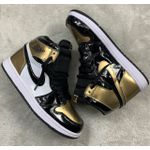 Tênis NK Air Jordan 1 High - Dourado/Preto