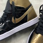 Tênis NK Air Jordan 1 High - Dourado/Preto