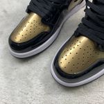 Tênis NK Air Jordan 1 High - Dourado/Preto