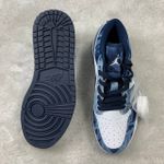 Tênis Air Jordan 1 Low - Jeans/Branco