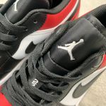 Tênis Air Jordan 1 Low - Bred Toe - Vermelho/Preto/Branco