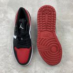 Tênis Air Jordan 1 Low - Bred Toe - Vermelho/Preto/Branco