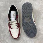 Tenis NK Air Jordan 1 Low - Year Of The Dragon - Branco/Vermelho/Dourado