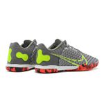 Chuteira Futsal Nike React Gato IC Elite - Cinza/Verde e Vermelho.