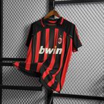 Retrô AC Milan Home 06/07 - Vermelho/Preto Gola Preta Detalhe Dourado - Torcedor Masculina