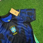 (FORMA JUSTA) Camisa Seleção Brasil Away II Copa do Mundo 2026 - Azul e Preto - Torcedor Feminina